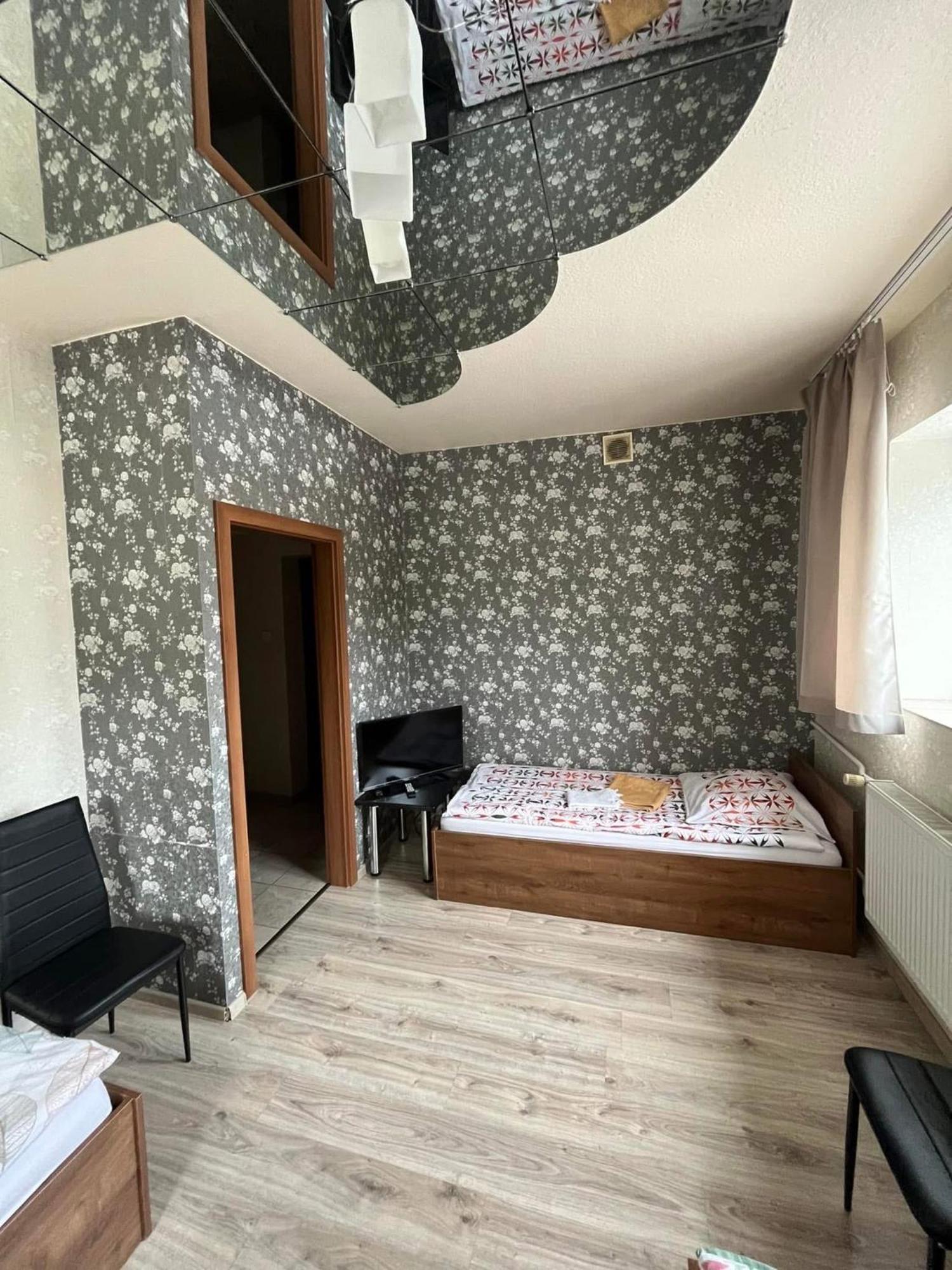 Zajazd Lesny Zakatek Dawniej Zajazd Don Kichot Lodź Bagian luar foto