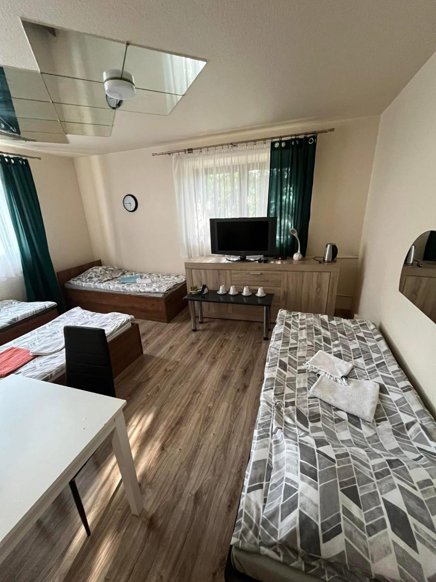 Zajazd Lesny Zakatek Dawniej Zajazd Don Kichot Lodź Bagian luar foto